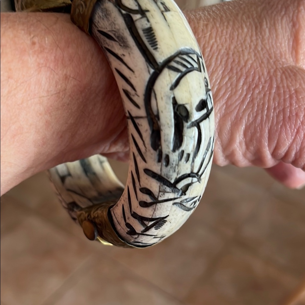 Unique Vintage-gold and cream bangle Bracelet with elephant - Picture 6 of 11